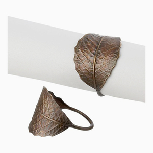 Rond de serviette en feuille de laiton antique en cuivre pour les dîners de mariage, la salle à manger, les réunions de famille et les occasions spéciales - Product Image 1