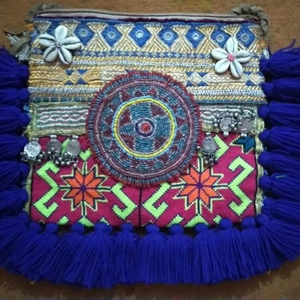 Bolsos de viaje elegantes para mujer Gypsy Boho Banjara con hilo de borla Accesorio para mujer - Product Image 1