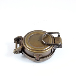 เข็มทิศนำทางทองเหลืองโบราณแบบเก่าพร้อมเคสหนังของขวัญแปลกใหม่สำหรับผู้ที่ชื่นชอบโลหะและโลหะผสม - Product Image 4