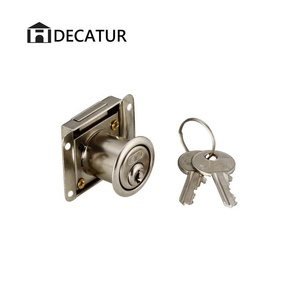 ตัวล็อคลิ้นชักเฟอร์นิเจอร์ Decatur แบบ Half Mortise Barrel Ring โครงสร้างทองเหลือง/เหล็ก ชุบทองเหลือง/นิกเกิล ขนาดกว้าง 2 นิ้ว x ลึก 1-1/2 นิ้ว - Product Image 2