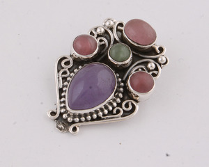 Vente en gros SHREE JAIPUR SILVER Charme en argent sterling 925 fait main, serti clos, multi-pierres, vintage, bohème, avec jade violet - Product Image 1