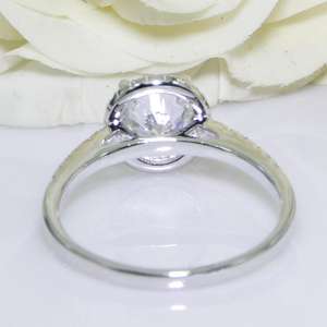 Anillo de Bodas de halo de moissanita blanca genuina de forma redonda de 1,80 quilates en anillo de moissanita de oro amarillo de 14K con oro puro - Product Image 3