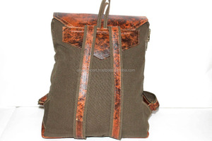 Fait main En Cuir Véritable Vintage de couleur Verte de Style Unisexe Sac À Dos Sac À Dos - Product Image 3