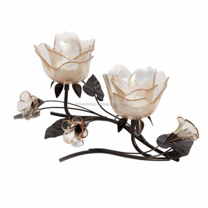 Candélabre en métal avec quatre verres en fer et verre de cheminée - Product Image 5