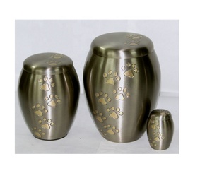 Urna Funeraria de Latón con Diseño de Huella de Pata Estilo Americano ZHE, Personalizable, Capacidad de 200/220 Pulgadas Cúbicas, Hecha en Uttar Pradesh - Product Image 4