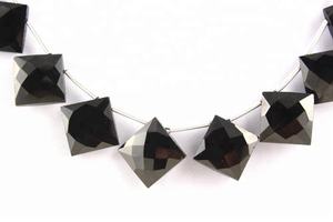 Forme carrée à facettes pierre précieuse spinelle noire naturelle belle fabrication de bijoux brillants perles de Briolette de haute qualité - Product Image 5