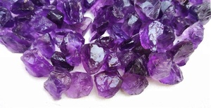 พลอยอเมทิสต์สีฟ้าธรรมชาติขนาด8มม. 50ชิ้นรูปทรงหยาบไม่ผ่านการบำบัดจากอินเดีย - Product Image 3