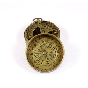 Elizabeth II 1953 Couronnement Antique Vintage Laiton Boussole 1953 Couronnement Alliage Boussole Différents Fuseaux Horaires Cadran Nouveauté Cadeau - Product Image 3