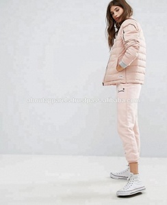 Veste de manteau matelassé en nylon, pour femmes, entièrement rembourré, OEM, en usine chinoise, pour l'hiver - Product Image 4