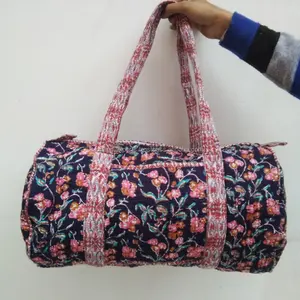 Großhandel Baumwolle Hand block gedruckt Kantha Quilted Duffel Weekender Bag Schöne Hand Block gedruckt Baumwoll kleid für Frauen Clot