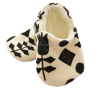 Des bottes pour bébé en coton biologique, faciles à transporter, tendance, nouvelle collection vente en gros - Product Image 1