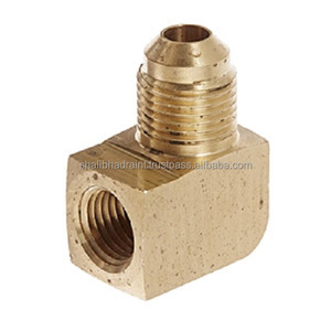 Quincaillerie en laiton coudée femelle à 90 degrés - Product Image 1