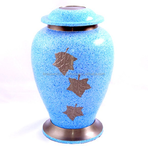 Urna Funeraria para Bebé Estilo Americano Color Azul Cielo con Hojas de Brassworld India - Product Image 1