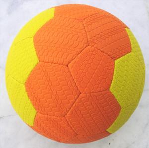 Balón de fútbol personalizable de PVC cosido a mano PU tamaño 5 tamaño personalizado peso barato fútbol de goma personalizado - Product Image 5