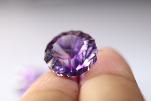 Améthyste facettée de haute qualité, certifiée IGI, taillée à la machine de haute technologie, pour la fabrication de bagues de mariage, pierre précieuse naturelle en vrac, taille diamant - Product Image 2