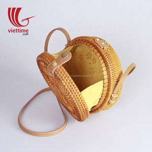 Wholesale Traditional Yellow Dipped <b>Straw</b> Rattan <b>Bag</b> Eco-Friendly Vintage Style with Tassel Decoration Made in Vietnam - Product Image 2