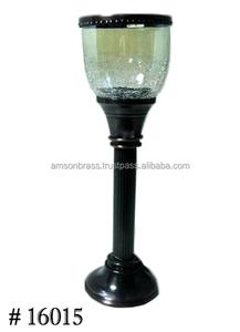 Bougeoir à gobelet en laiton aux finitions antiques - Product Image 3