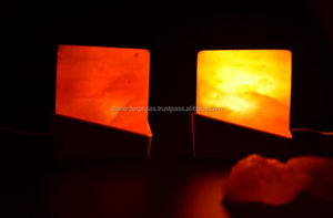 Lámpara de sal de regalo del Himalaya Cubo de cristal tallado LED Lámpara de diseño moderno con letras Tema Artesanías naturales - Product Image 4