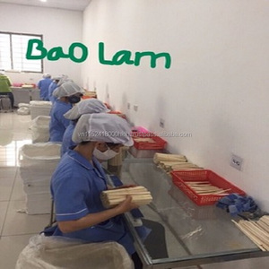 Baguettes jetables en bambou fabriquées au Viet Nam avec logo couverture papier vrac Twin Sushi 21-24 cm Baguettes - Product Image 3