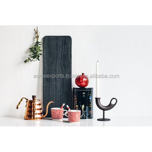 Bougeoir en métal design en fonte avec finition noire Décor de table intérieur élégant pour maisons modernes - Product Image 2