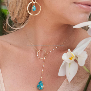 Collier Turquoise Pierres Naturelles Pendentif en Laiton Plaqué Or Cristal de Guérison Pierre Faite à la Main Bijoux Fins pour Femmes - Product Image 1