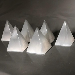 Pirámide de Piedra Solar Blanca Natural Pulida - Product Image 1