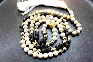 Tulsi Lava oro pirita bohemio budista Yoga Mala collar con borla de seda diseño anudado-regalo y ocasión de fiesta - Product Image 3