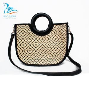 Sac en paille et rotin, noir, pour femme, avec poignée et longue sangle - Product Image 1