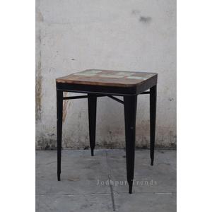 Table à manger carrée pliante au design moderne de Tolix en bois recyclé industriel et vintage avec fer noir pour la cuisine et la chambre à coucher - Product Image 1