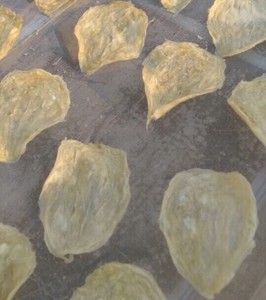 Fauces secas de Pangasius // Rica en colágeno de alta calidad de Vietnam // Sra. Beatrix - Product Image 1