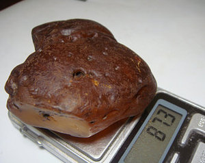 Natural <b>Amber</b> Crushed <b>Glass</b> Chips Heart Cut Gemstone Decorative Used in Construction and Decoration - Product Image 4