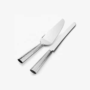 Ensemble de couverts et de couteaux à gâteau martelés à manche en argent Ensemble de couverts à pelle à gâteau - Product Image 2