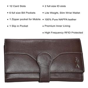 Portafoglio Clutch in Pelle Nera di Alta Qualità per Donna con Protezione RFID per Conservazione Sicura Disponibile per la Vendita - Product Image 4