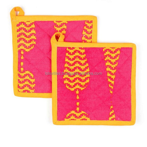 Manoplas de horno acanaladas duraderas Soportes de ollas seguros y seguros para manejar ollas y sartenes calientes - Product Image 6