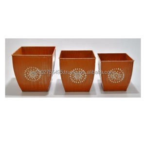 Macetas de Metal Galvanizado Pintadas a Mano de Alta Calidad, Diseño Vintage IHA, Macetas para Plantas de Interior y Exterior - Product Image 1