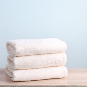 100% Service OEM Meilleure vente en gros de linge de bain d'hôtel au design personnalisé avec logo personnalisé Fabricant en Inde - Product Image 1