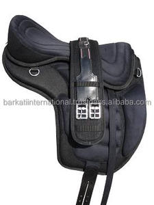 Sillín sintético sin árboles con estribos de circunferencia. - Product Image 6