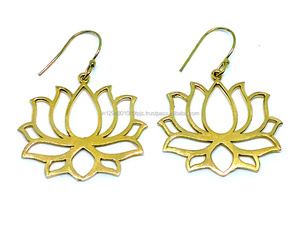 Boucles d'oreille pendantes en laiton faite à la main, sans nickel, Design Lotus de couleur unie - Product Image 2