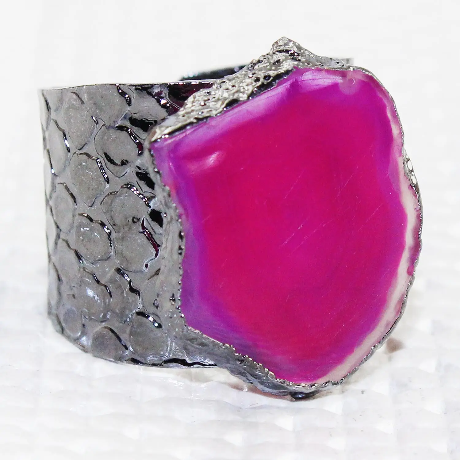 Natural hot pink agate slice gemstone earring black rhodium plated adjustable ring mens wedding & engagement textured band ring