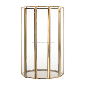 Lanterne en verre avec cadre hexagonal en laiton, décoration d'intérieur, porte-bougie - Product Image 1