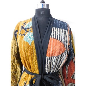 Chaqueta Kimono Reversible Vintage Kantha Acolchada de Algodón Hecha a Mano, Ropa de Mujer, Abrigo Negro Vintage Kantha, Blazer para Mujer - Product Image 5