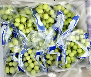 Uvas Frescas Sin Semillas Dulces de Alta Calidad con 18% de Azúcar - Product Image 1