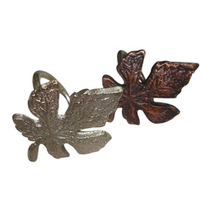 Anillo de hoja de arce para servilletas, anillo con grabado - Product Image 1
