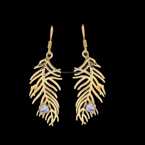 Boucles d'oreilles avengers avec feuille de laiton, bijou, style bohème - Product Image 1