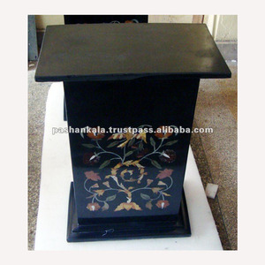 Pedestal con incrustaciones de mármol - Product Image 1