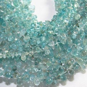 Cuentas de piedra de apatita natural con forma de lágrima y azul neón suave, calidad increíble para la fabricación de joyas, cuentas de piedras preciosas sueltas - Product Image 1
