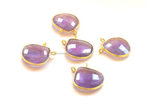 Fait à la main belle améthyste pierre précieuse forme de coeur plaqué or bijoux lunette à facettes pierre de naissance connecteur Boho - Product Image 2