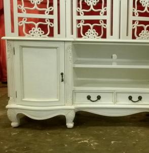 ขาตั้งทีวีสีขาวของเฟอร์นิเจอร์ฝรั่งเศส-คอลเลกชันเฟอร์นิเจอร์ไม้มะฮอกกานีอินโดนีเซีย - Product Image 2