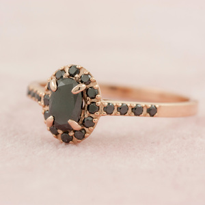 Anillo de compromiso de halo de diamante negro con forma ovalada de 1,20 quilates Anillo de boda de halo de diamante ovalado negro de oro rosa de 14K - Product Image 2