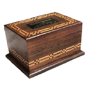 Caja de ataúd de madera conmemorativa de estilo americano/europeo antiguo, grabado barato/en relieve para adultos, almacenamiento de cremación de cenizas funerarias - Product Image 3